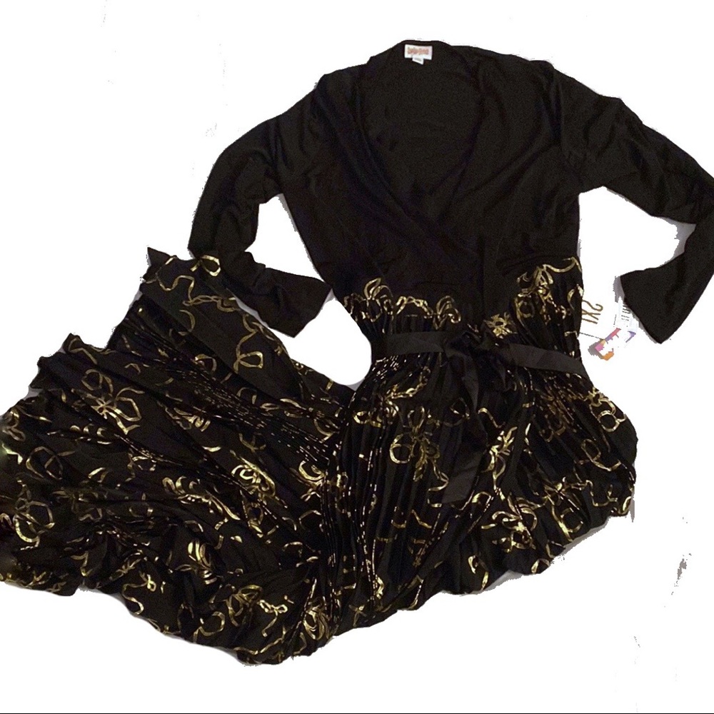 NWT 2XL LuLaRoe Deanne Wrap Dress Black and Gold Floral Long Sleeve